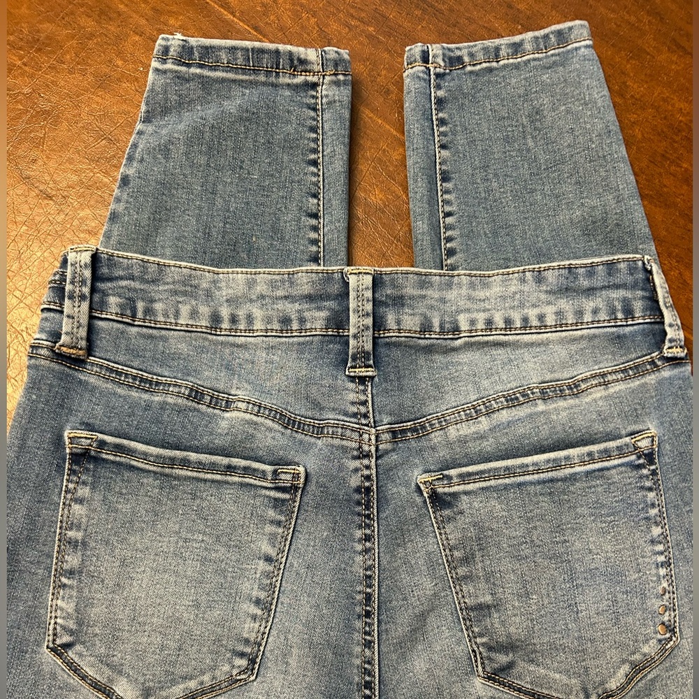 RACHEL Rachel Roy Blue Denim Jeans w Gold Tone Chain Accent at Waist Sz 8/29 EUC - Picture 8 of 12